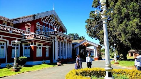 WelcomHeritage Ferrnhills Royale Palace